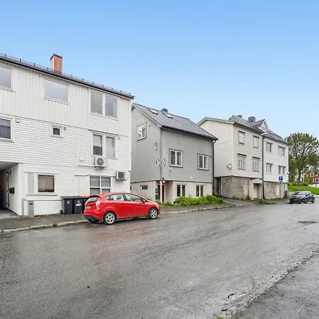 Center - Two Bedroom Modern Lägenhet *